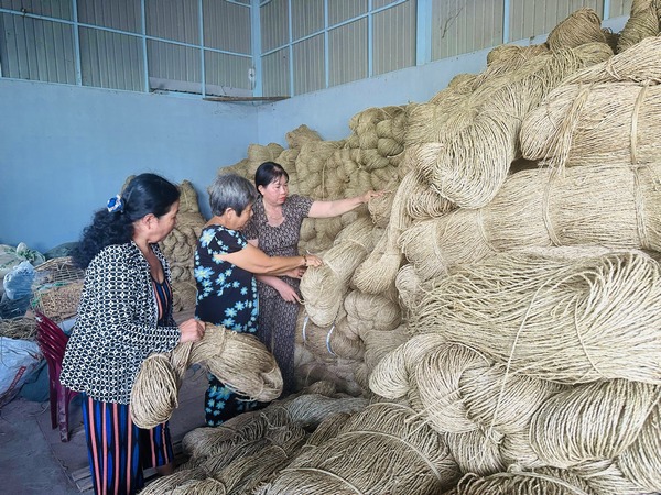 Công tác dạy nghề, giới thiệu việc làm hỗ trợ phụ nữ nông thôn có thu nhập ổn định, cải thiện cuộc sống.
