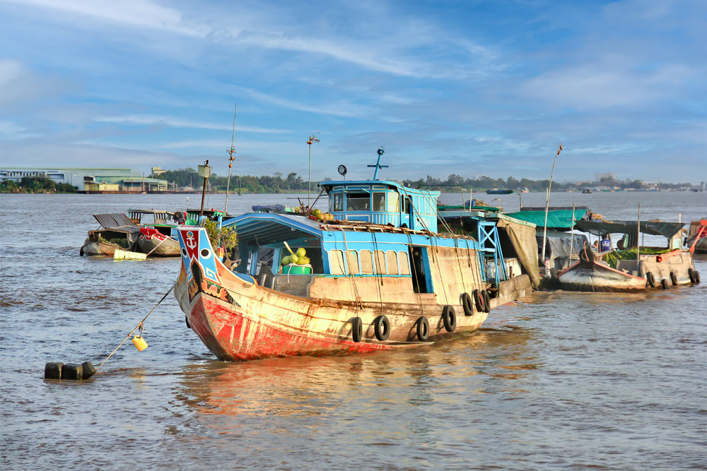 Chợ nổi Long Xuyên
còn giữ nét mộc mạc nguyên sơ.

Ảnh: TRẦN PHƯỚC