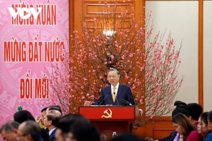 Tổng Bí thư Tô Lâm gặp mặt đoàn kiều bào dự chương trình “Xuân Quê hương 2026”