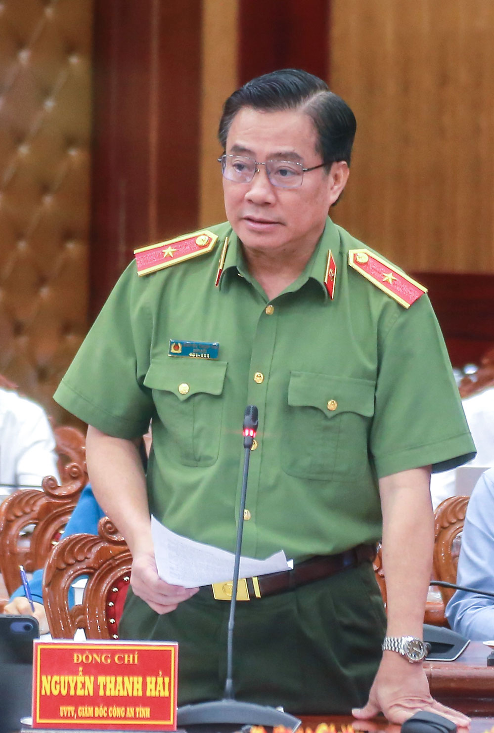 Thiếu tướng Nguyễn Thanh Hải- Ủy viên Ban Thường vụ Tỉnh ủy, Giám đốc Công an tỉnh báo cáo tình hình an ninh trật tự.