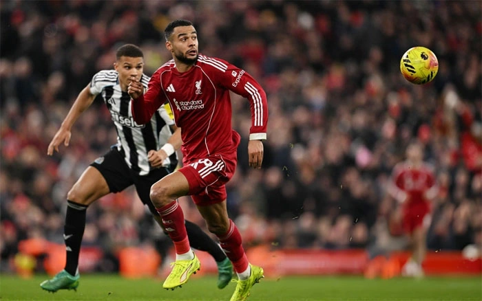 Liverpool đẩy Man Utd khỏi nhóm dự cúp châu Âu