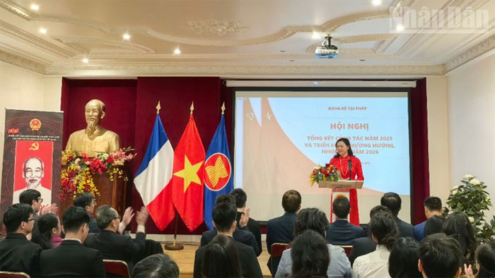 Đại sứ Nguyễn Thị Vân Anh nhấn mạnh: Đại hội XIV của Đảng là sự kiện chính trị đặc biệt quan trọng, mở ra những định hướng chiến lược mới cho sự phát triển đất nước trong kỷ nguyên mới - kỷ nguyên vươn mình của dân tộc Việt Nam.