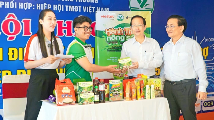 Phát triển thương mại điện tử xanh, bền vững