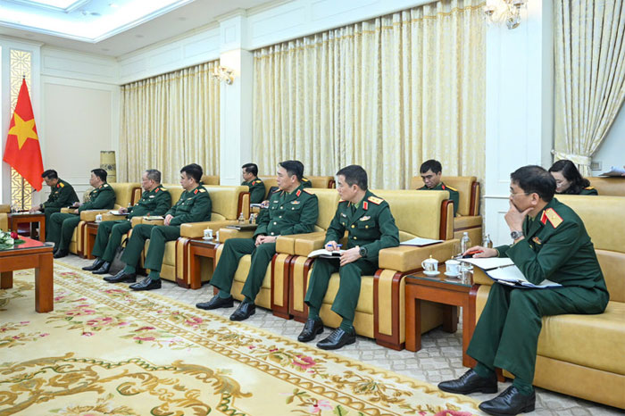 Các đại biểu tại buổi tiếp.
