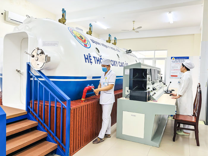 Hệ thống oxy cao áp buồng đa tại Bệnh viện Y học cổ truyền Trần Văn An.

