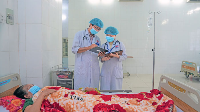 100% các cơ sở y tế trên địa bàn tỉnh triển khai bệnh án điện tử, tiến tới mô hình bệnh viện không giấy tờ, nâng cao chất lượng phục vụ người dân.

