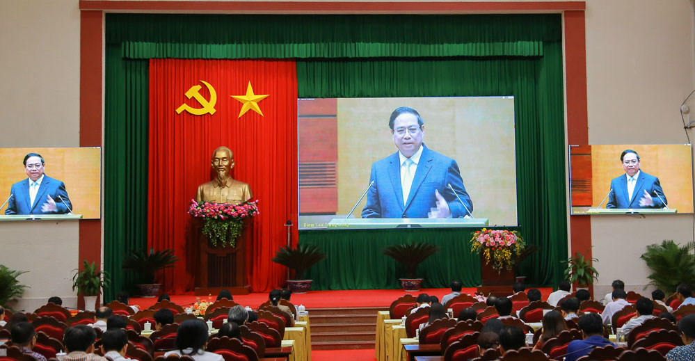 Hội nghị tại điểm cầu Tỉnh ủy Vĩnh Long.