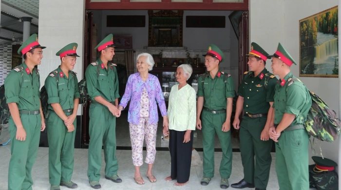 Ấm áp nghĩa tình quân dân