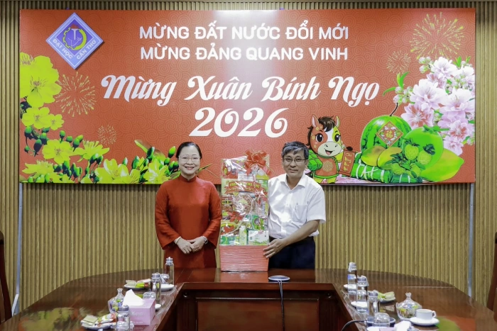 Phó Chủ tịch UBND tỉnh Nguyễn Thị Quyên Thanh chúc Tết các trường đại học tại TP Cần Thơ