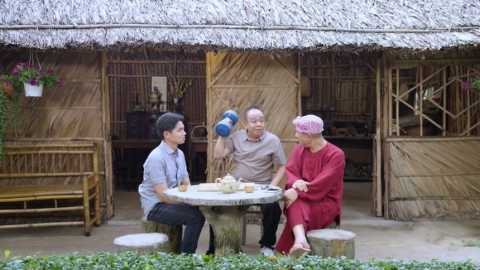 Nghịch lý ở Cười Cùng Bác Ba Phi: U60 chấn thương vì tập tạ, con trai xỉu vì… lười