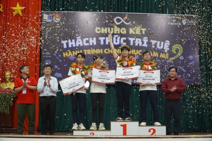 Nguyễn Khả Vinh giành quán quân chương trình “Thách thức trí tuệ” lần thứ IX