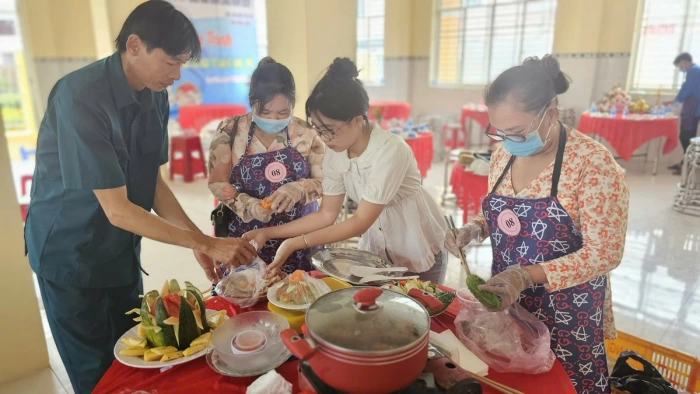 Hội thi nấu ăn “Mâm cơm ngày Tết, gắn kết yêu thương” tại xã Chợ Lách