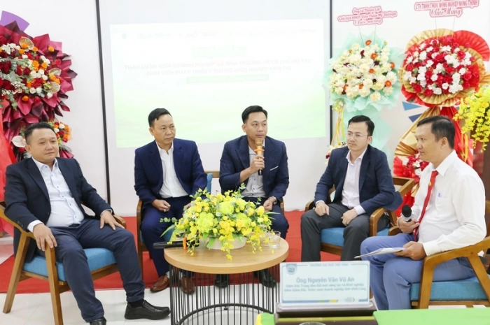 Diễn đàn doanh nghiệp đồng hành cùng sinh viên phát triển ý tưởng khởi nghiệp