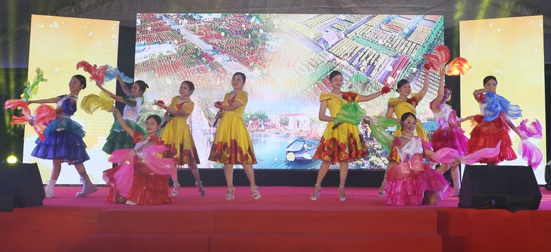 Tiết mục văn nghệ tại buổi khai mạc Tuần lễ Văn hóa, Thể thao và Du lịch xã Đại An.