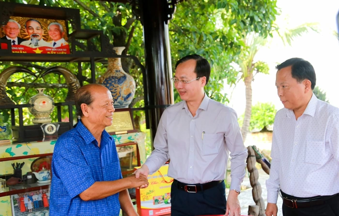 Phó Bí thư Tỉnh ủy, Chủ tịch UBND tỉnh - Trần Trí Quang chúc Tết nguyên lãnh đạo Tỉnh ủy