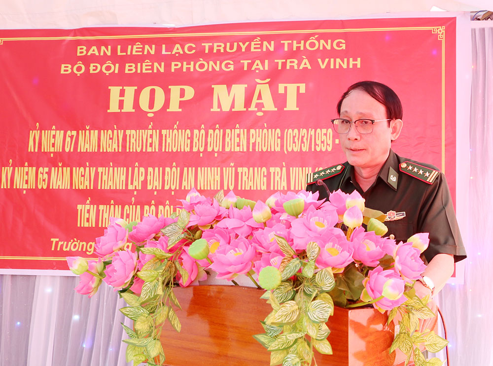 Đại tá Đoàn Minh Trung- Tỉnh ủy viên, Phó Chỉ huy trưởng BCH Quân sự tỉnh kiêm Chỉ huy Trưởng Ban Chỉ huy BĐBP tỉnh phát biểu tại buổi họp mặt.