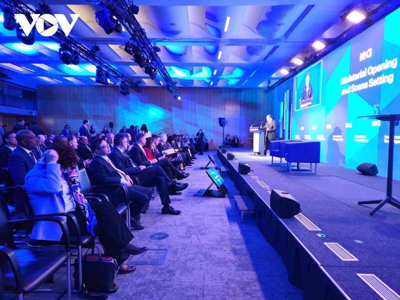 
Diễn ra trong hai ngày 18 - 19/2, Hội nghị Bộ trưởng IEA 2026 quy tụ gần 60 bộ trưởng và lãnh đạo cấp cao từ các quốc gia thành viên và liên kết.