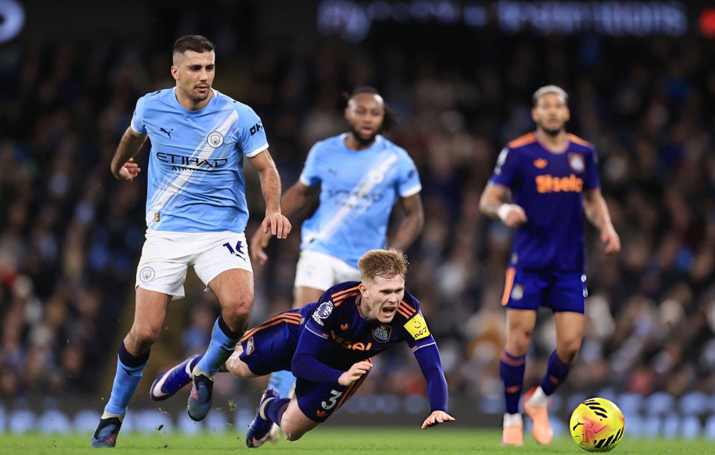 Man City chơi phòng thủ chắc chắn trong nửa cuối hiệp hai khiến Newcastle có ít cơ hội ghi bàn (Ảnh: Getty)