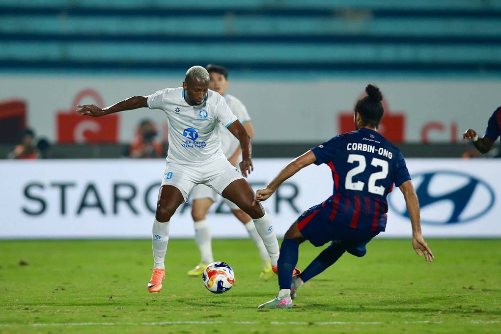 Nam Định vào bán kết với ngôi đầu bảng B (Ảnh: Lâm Anh).

