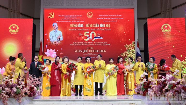 Lễ ra mắt Ban Chấp hành Hội Văn hóa Áo dài Việt Nam tại Thái Lan. (Ảnh: MINH THẮNG)
