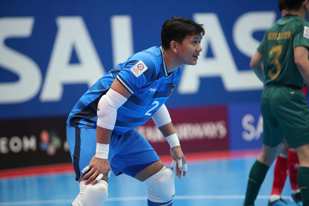 Thủ môn Ahmad Habiebie của Indonesia được bầu là thủ môn xuất sắc nhất giải (Ảnh: VFF).

