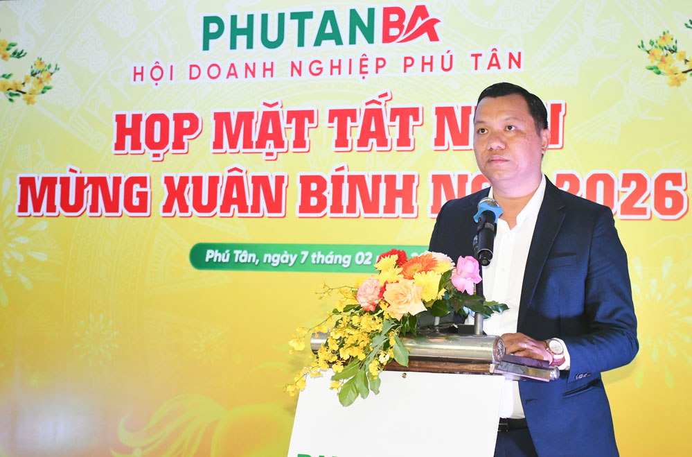 Ông Đoàn Quốc Sỉ – Chủ tịch Hội Doanh nghiệp Phú Tân thông tin về chuỗi hoạt động “Kết nối giao thương – Tọa đàm – Tất niên”.