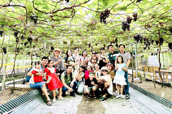 Khí hậu ở cù lao trong lành mát mẻ, đất đai được phù sa bồi đắp,
cây trái xum xuê. Ảnh: PHƯƠNG THẢO

