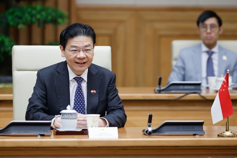 Thủ tướng Singapore chúc mừng Việt Nam đã đạt được những thành tựu to lớn sau 40 năm Đổi mới, trở thành một trong những nền kinh tế hàng đầu trong ASEAN - Ảnh: VGP/Nhật Bắc