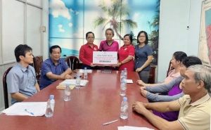 Hội Chữ thập đỏ tỉnh trao gần 198 triệu đồng hỗ trợ trẻ em đuối nước
