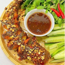 Cá lóc chiên giòn sốt me