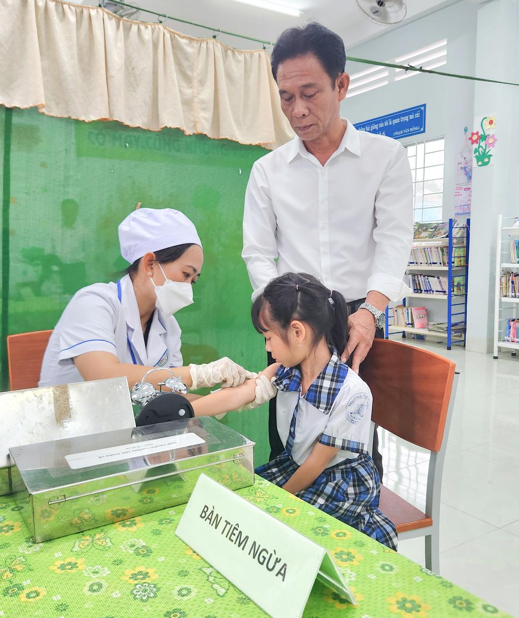 Tỷ lệ tiêm ngừa vaccine phòng bệnh sởi của tỉnh đạt gần 97%.

