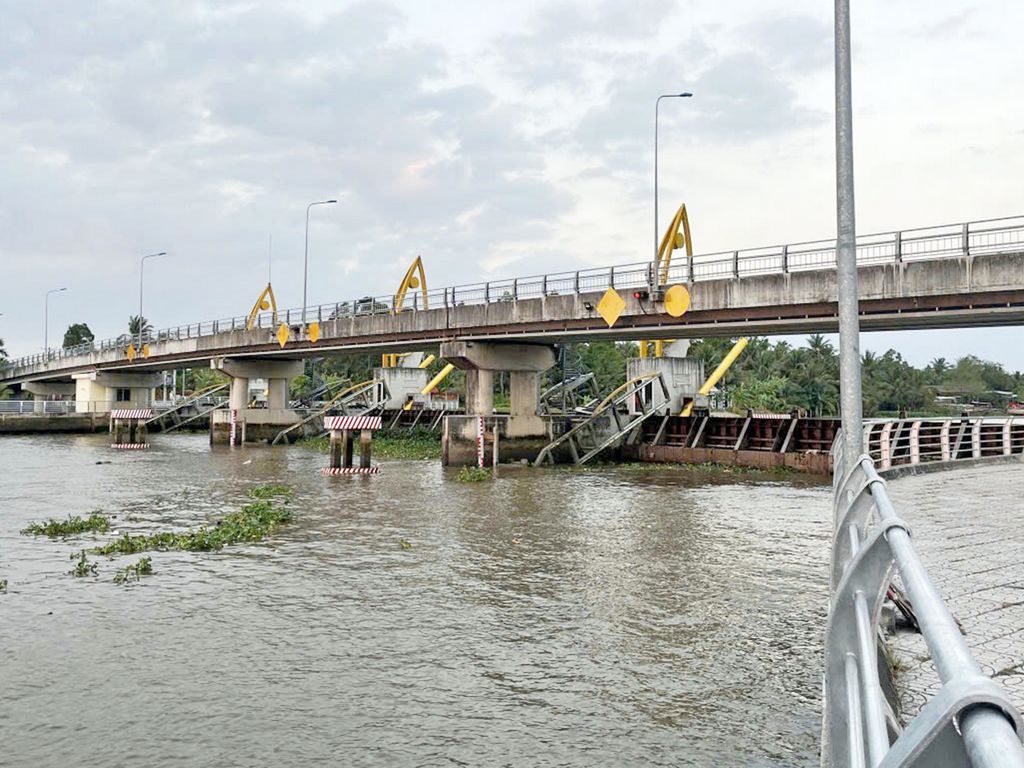 Cống Vũng Liêm đóng góp tích cực cho việc ngăn mặn, trữ ngọt phục vụ sản xuất, dân sinh.