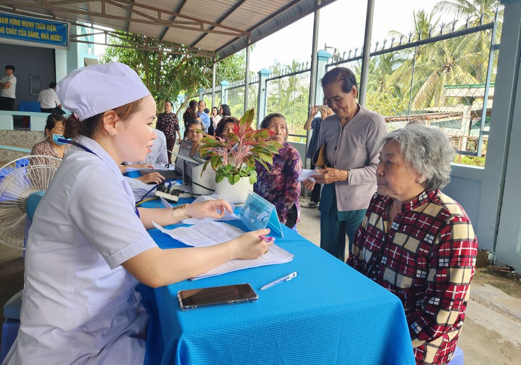 Hệ thống y tế từ tỉnh đến xã, phường, thị trấn đã được đầu tư đáp ứng nhu cầu chăm sóc sức khỏe của người dân.