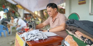 Nghề bên đời
