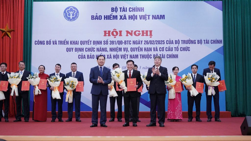 Ông Phạm Minh Dương làm Giám đốc BHXH khu vực XXXV.