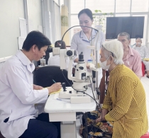 Kiểm tra mắt định kỳ để phòng bệnh Glôcôm