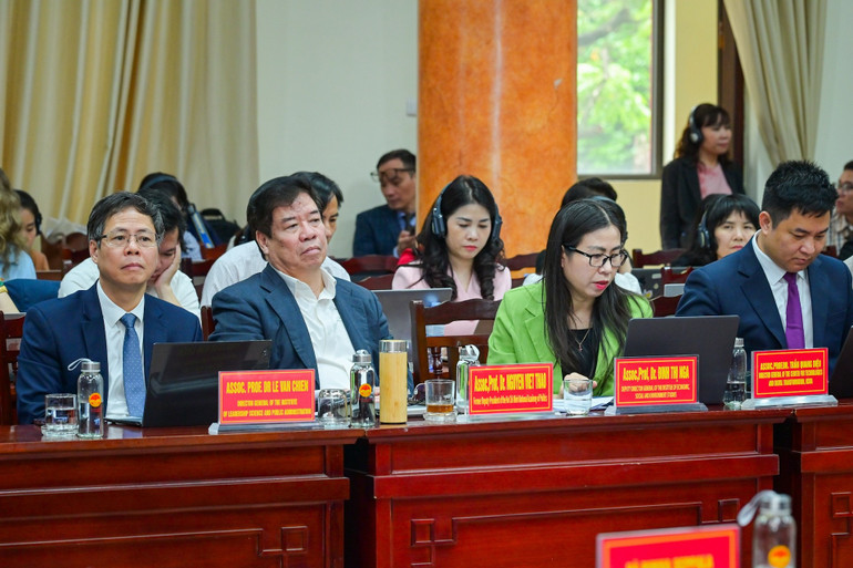 Các đại biểu tham dự tọa đàm. (Ảnh: Bảo Long)
