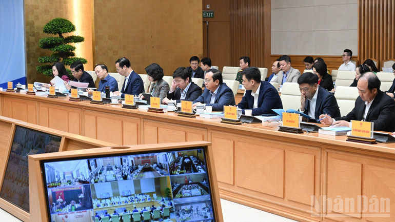 Lãnh đạo các bộ, ngành, cơ quan, đơn vị tham dự hội nghị. (Ảnh: TRẦN HẢI)