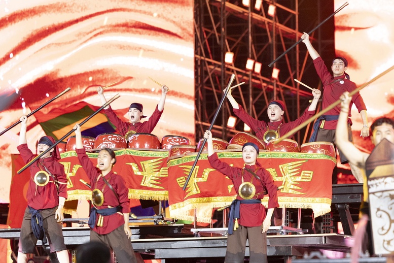 Chương trình nghệ thuật chào mừng Lễ khai mạc - Ảnh: VGP/Gia Huy