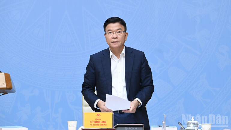 Phó Thủ tướng Lê Thành Long, Chủ tịch Ủy ban Quốc gia về người cao tuổi Việt Nam phát biểu ý kiến tại hội nghị. (Ảnh: TRẦN HẢI)
