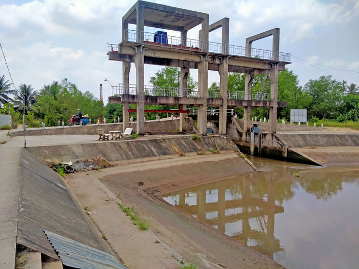 Vận hành công trình thủy lợi hợp lý để khai thác tốt nước ngọt trong các đợt triều xuân.