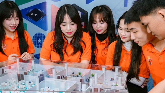 Giờ học thực hành của sinh viên ngành công nghệ bán dẫn.
