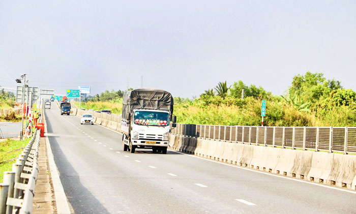 Cao tốc Mỹ Thuận- Cần Thơ đoạn qua Vĩnh Long.

