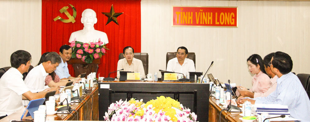 Phó Bí thư Tỉnh ủy, Chủ tịch UBND tỉnh Trần Trí Quang chủ trì cuộc họp.