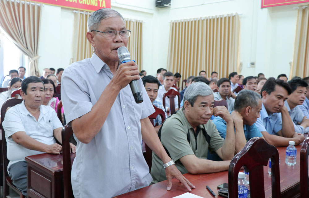 
Cử tri xã Tân Hòa gửi gắm kỳ vọng đến các ứng cử viên.