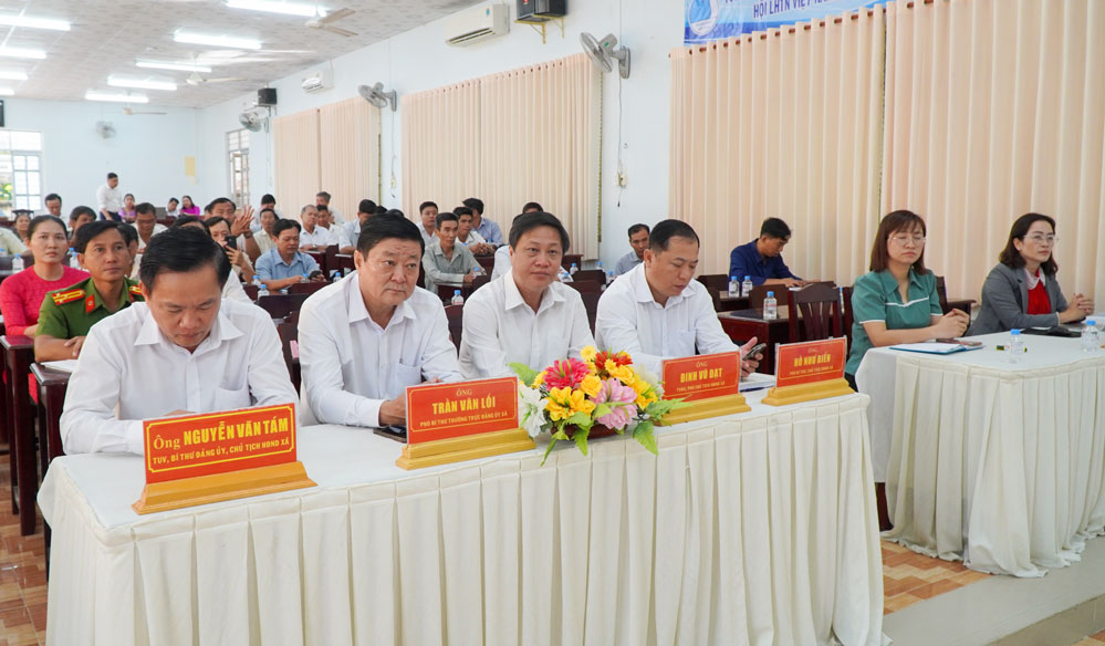 Đại biểu tham dự hội nghị.