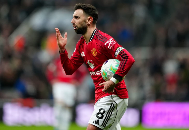 Bruno lập cú đúp kiến tạo giúp Man United đánh bại Aston Villa - Ảnh: AP

