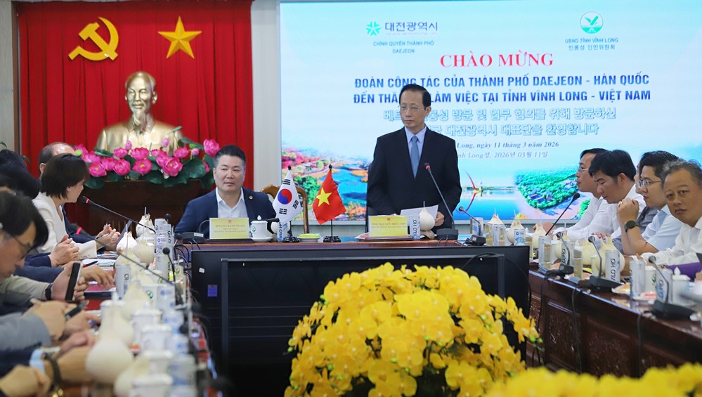 Ủy viên Ban Thường vụ Tỉnh ủy, Phó Chủ tịch UBND tỉnh Nguyễn Trúc Sơn phát biểu chào mừng.