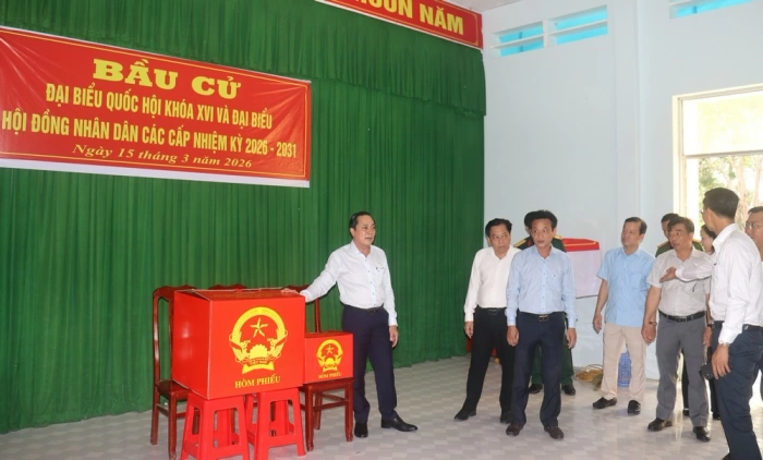 Phó Bí thư Tỉnh ủy Lâm Minh Đằng kiểm tra công tác chuẩn bị bầu cử tại Trung Hiệp