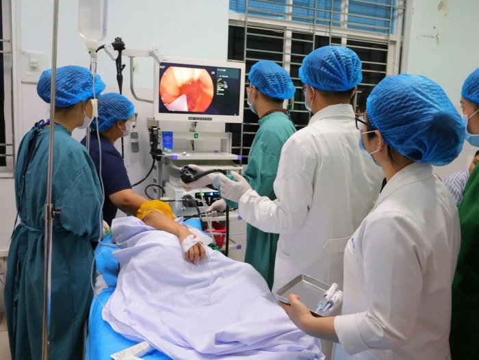 BVĐK Vĩnh Long tiếp nhận hệ thống nội soi tiêu hóa hiện đại
